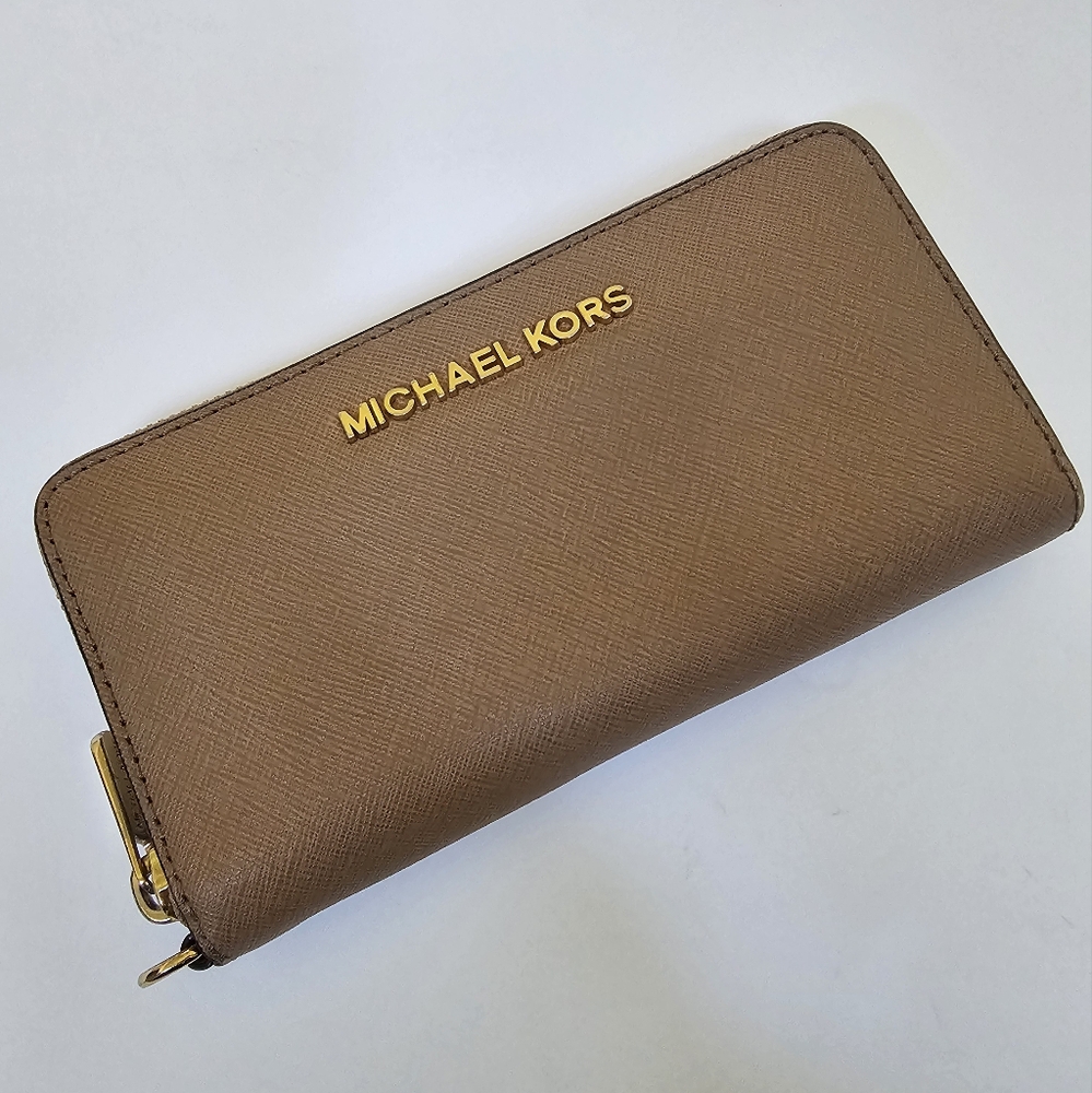 Michael Kors Zip Wallet - Khaki